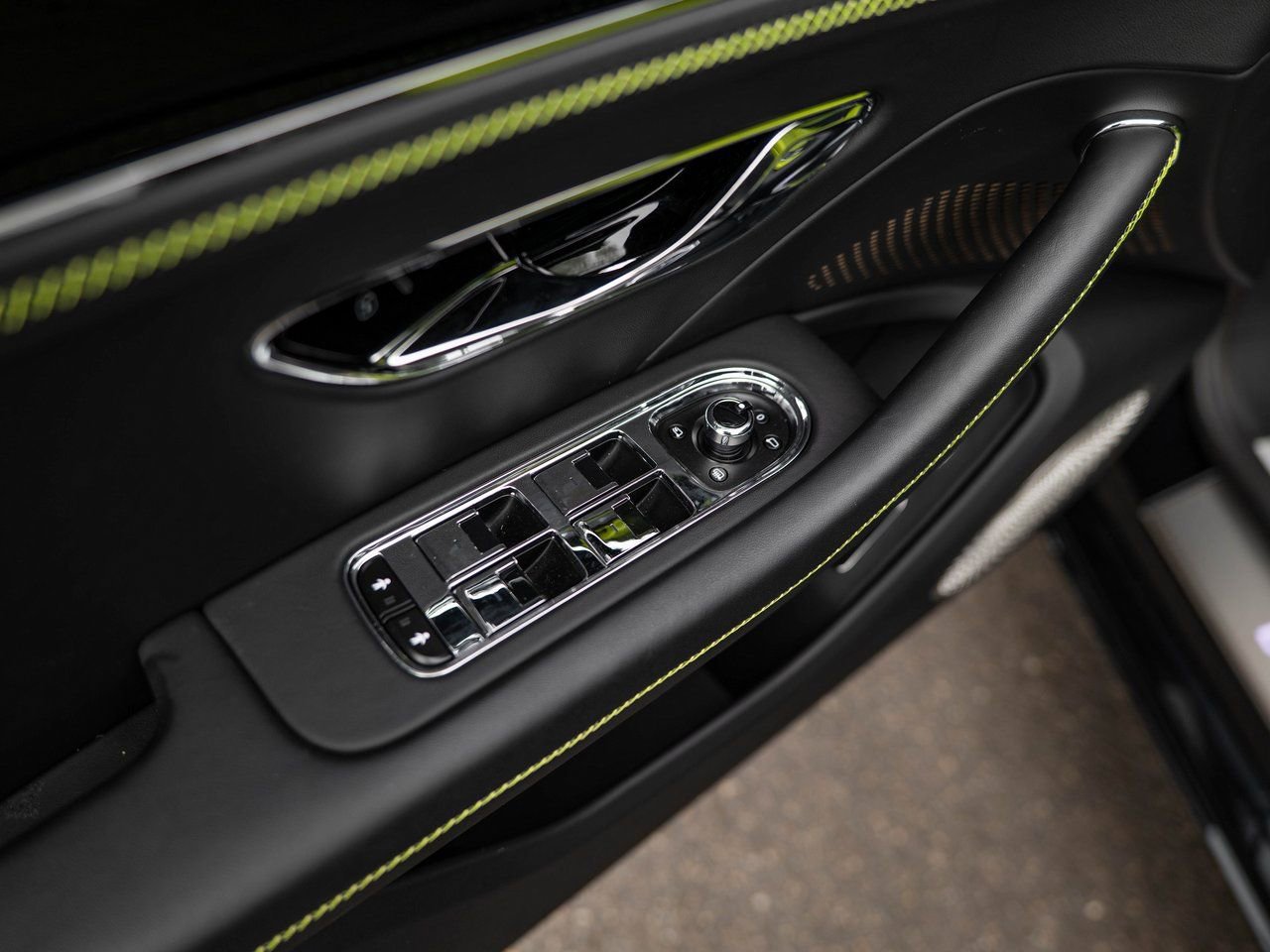 Used 2024 Bentley Flying Spur S V8 image 15