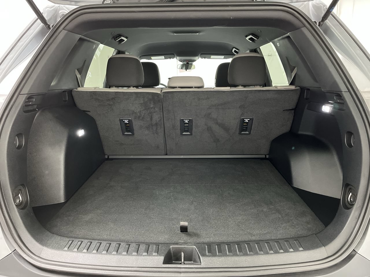 Certified 2025 GMC Terrain Elevation AWD/4WD image 27