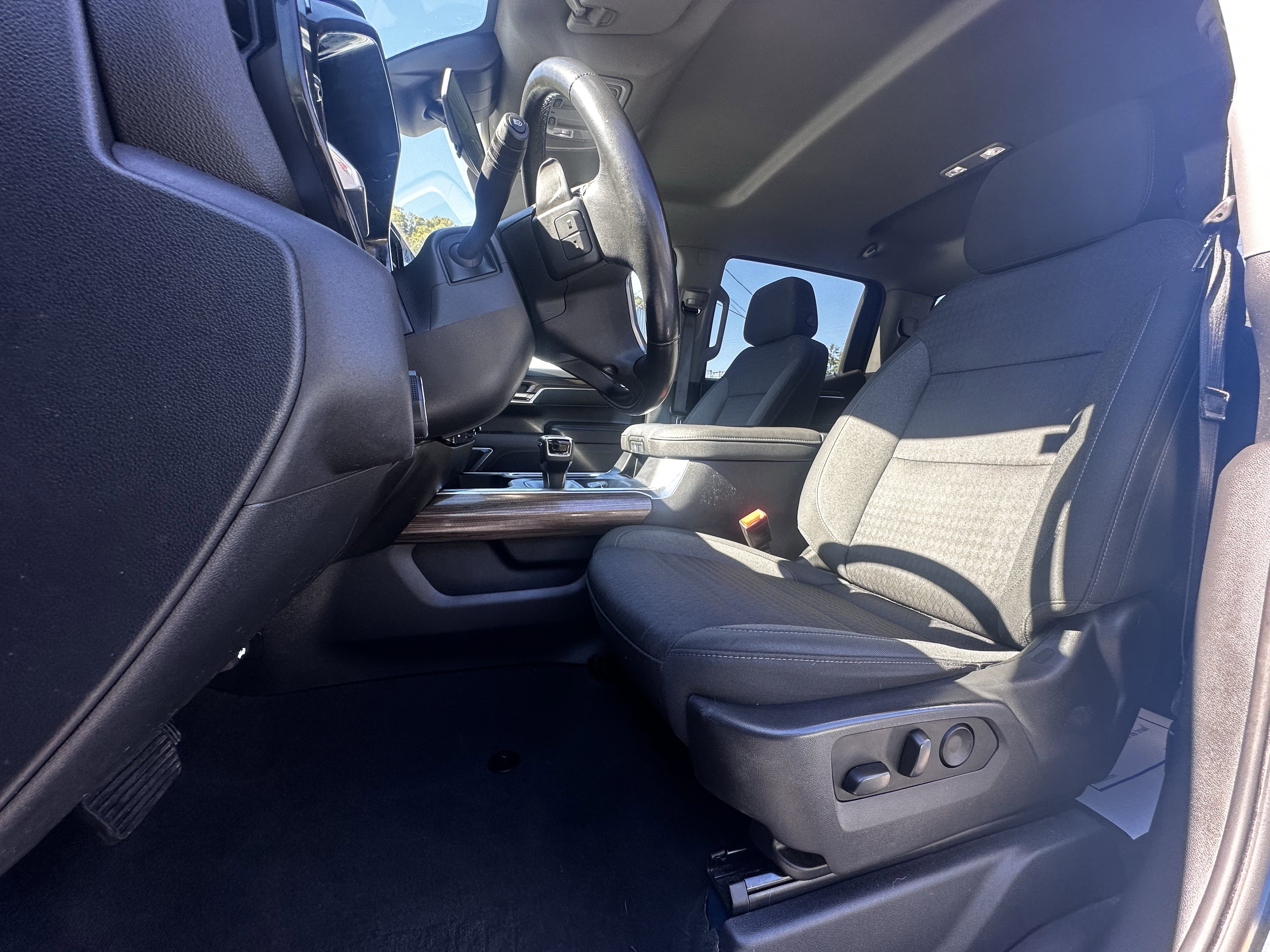 Used 2022 Chevrolet Silverado 1500 LT Trail Boss image 7