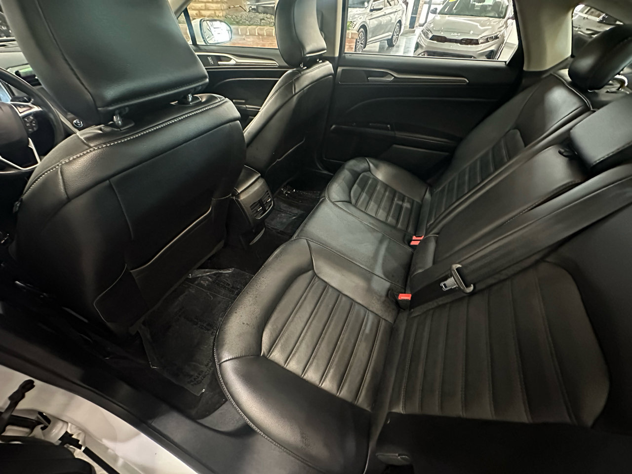 Used 2017 Ford Fusion SE w/ Fusion SE Technology Package image 15