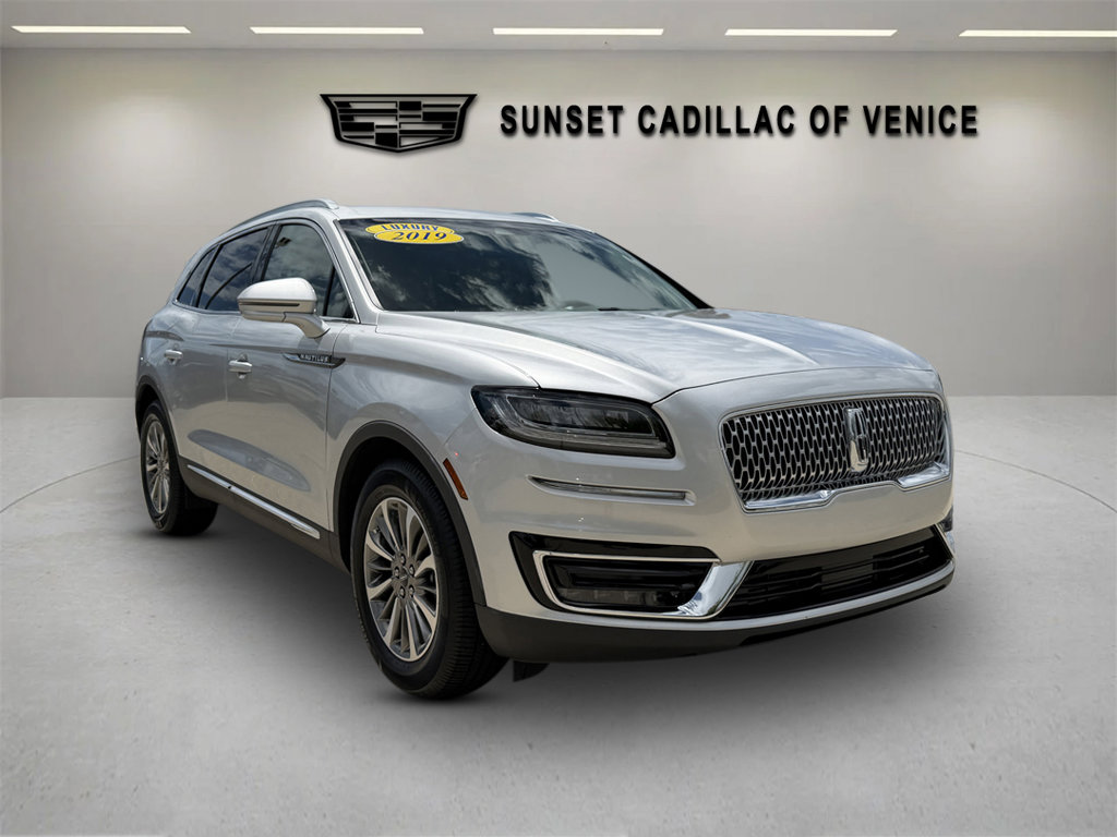 Used 2019 Lincoln Nautilus Select image 1