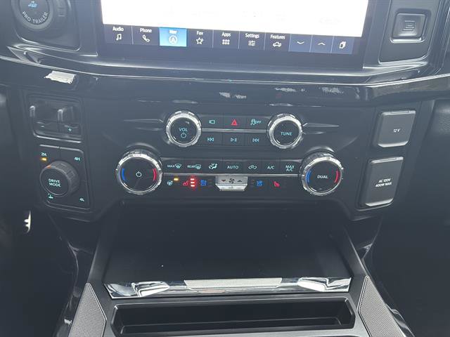 New 2026 Ford F250 Lariat w/ Black Appearance Package image 24