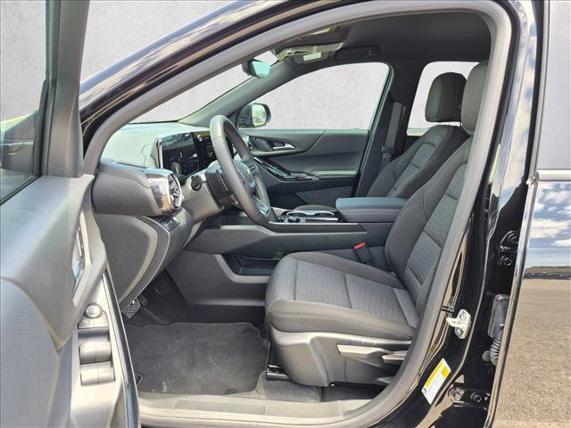 Used 2026 Chevrolet Equinox LT w/ Safety and Technology Package FWD image 16