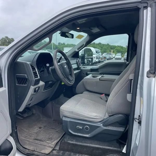 Used 2017 Ford F350 XLT AWD/4WD image 9