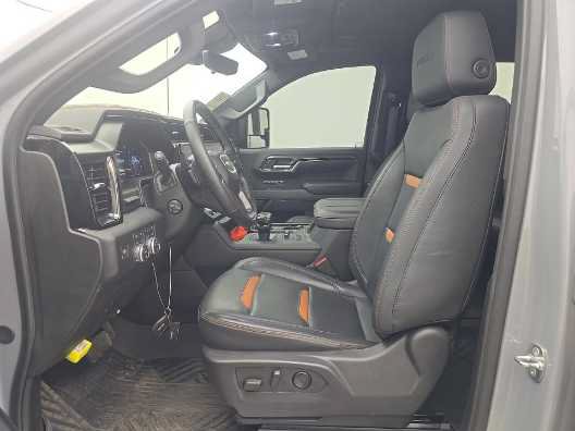 Used 2024 GMC Sierra 1500 AT4 w/ Technology Package AWD/4WD image 2