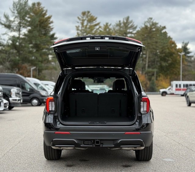 New 2026 Ford Explorer ST-Line image 6