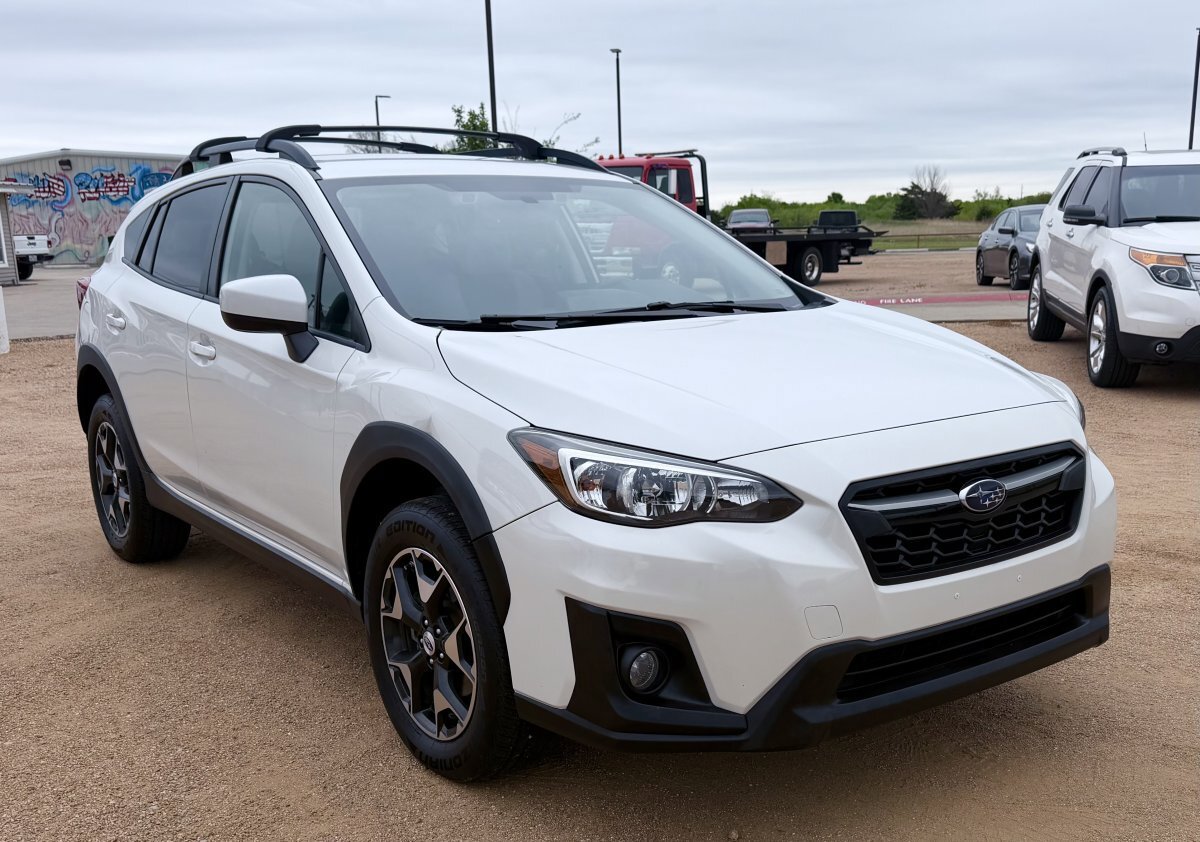 Used 2018 Subaru Crosstrek 2.0i Premium w/ Eyesight System image 3