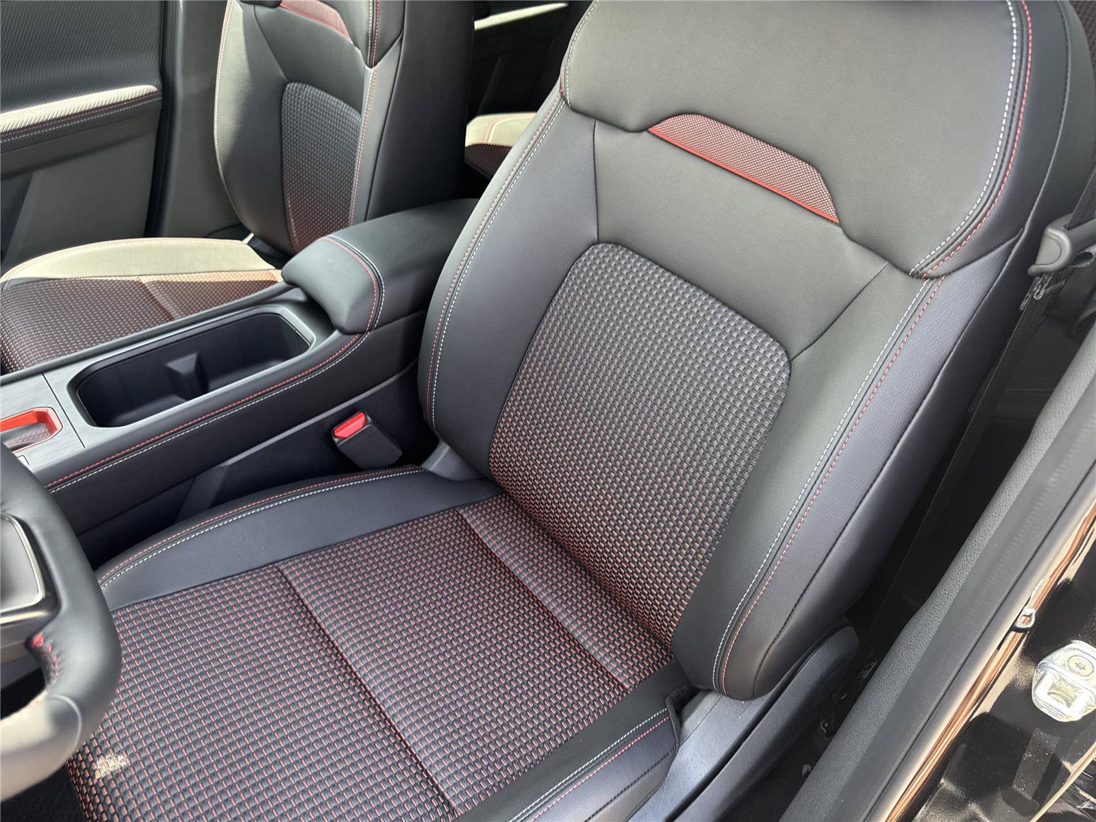 New 2026 Nissan Kicks SR FWD image 11