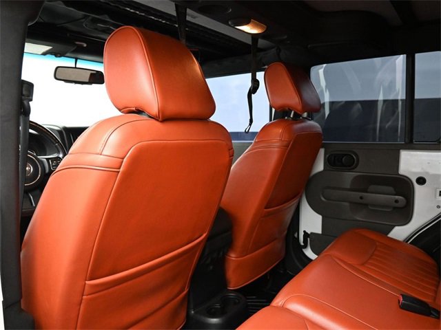 Used 2015 Jeep Wrangler Unlimited Rubicon image 17