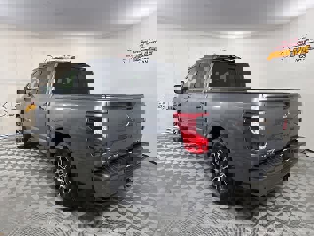 Used 2024 Nissan Titan SV w/ Accessory Utility Package image 3