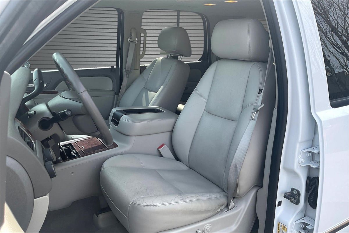 Used 2011 Chevrolet Tahoe LTZ AWD/4WD image 19