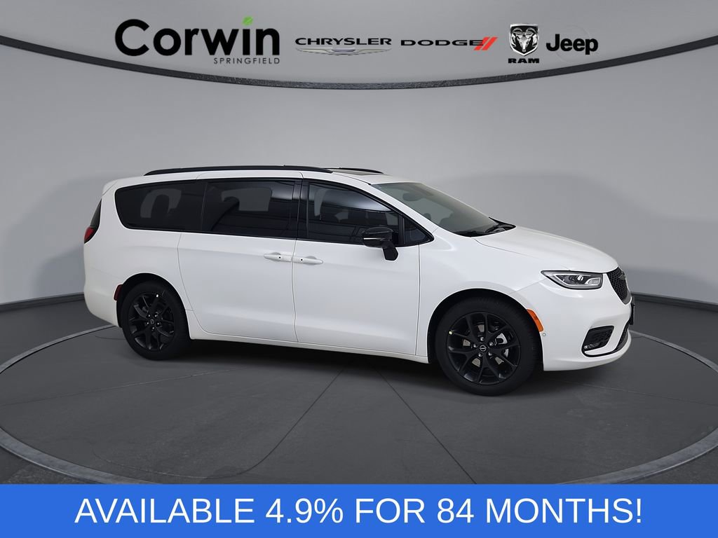 New 2026 Chrysler Pacifica Limited image 1