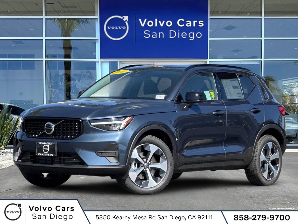 New 2026 Volvo XC40 B5 Core AWD/4WD image 1