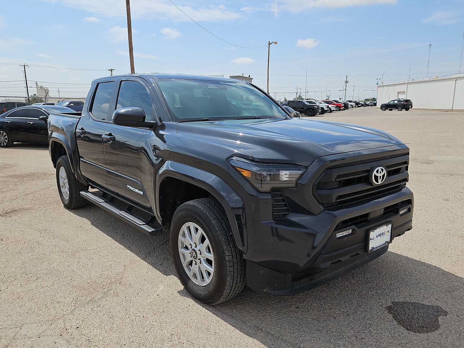 Used 2025 Toyota Tacoma 4x4 Double Cab image 2