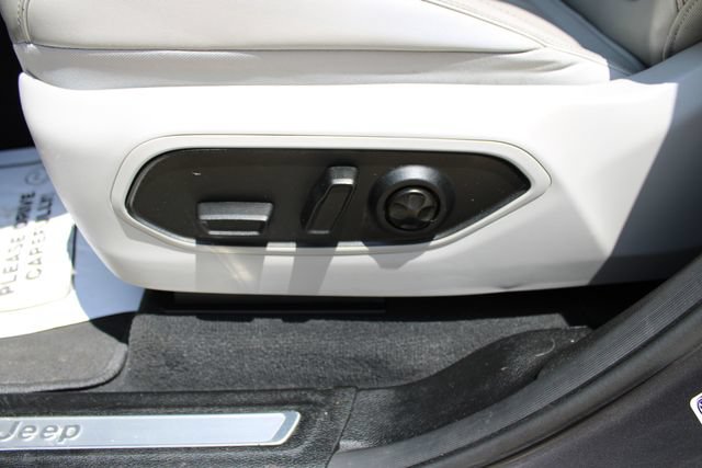 Used 2022 Jeep Grand Cherokee L Overland AWD/4WD image 4