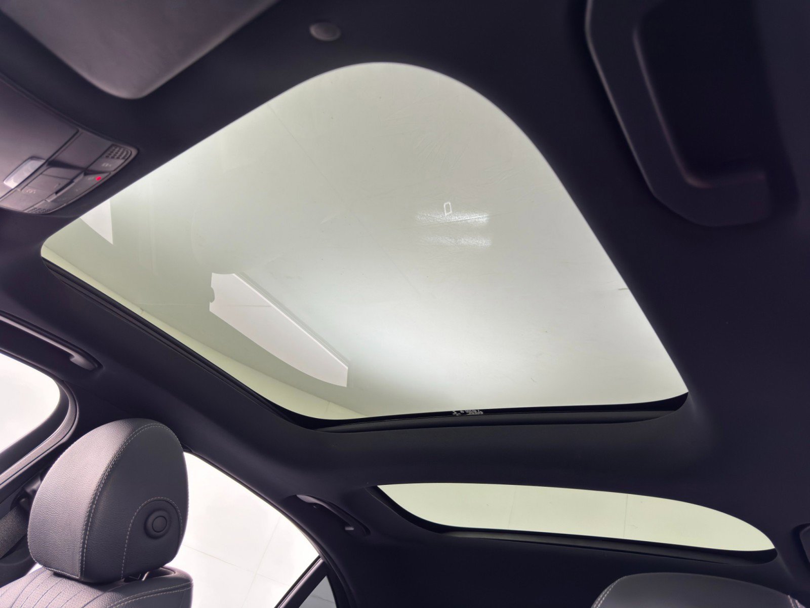 Used 2021 Mercedes-Benz E 350 Sedan w/ Premium Package image 11