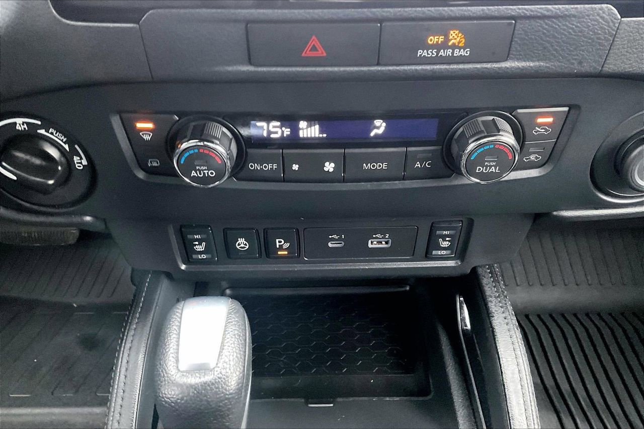 Used 2022 Nissan Frontier PRO-4X w/ Pro-4X Premium Package image 19