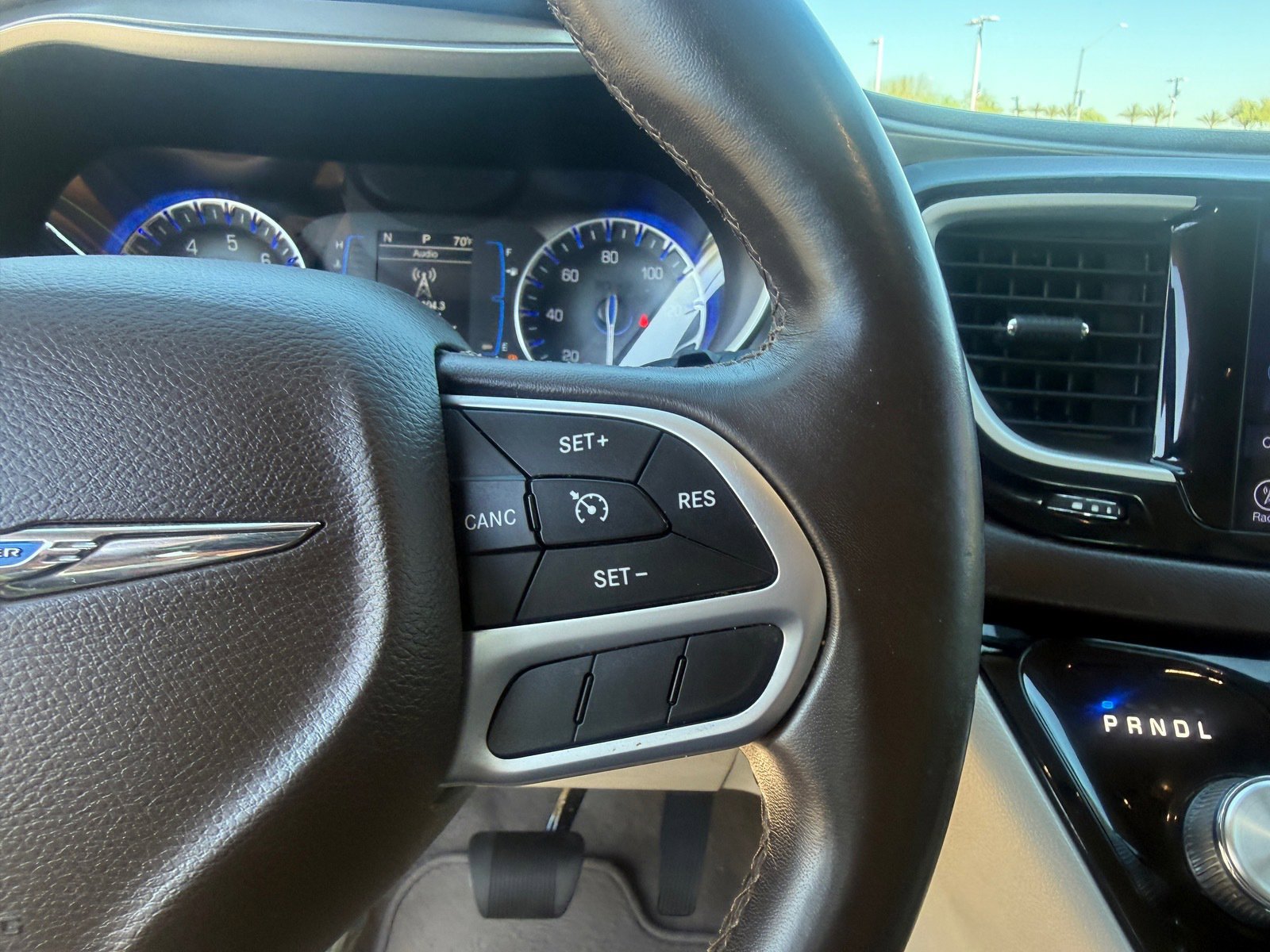 Used 2017 Chrysler Pacifica Touring-L w/ Tire & Wheel Group image 29