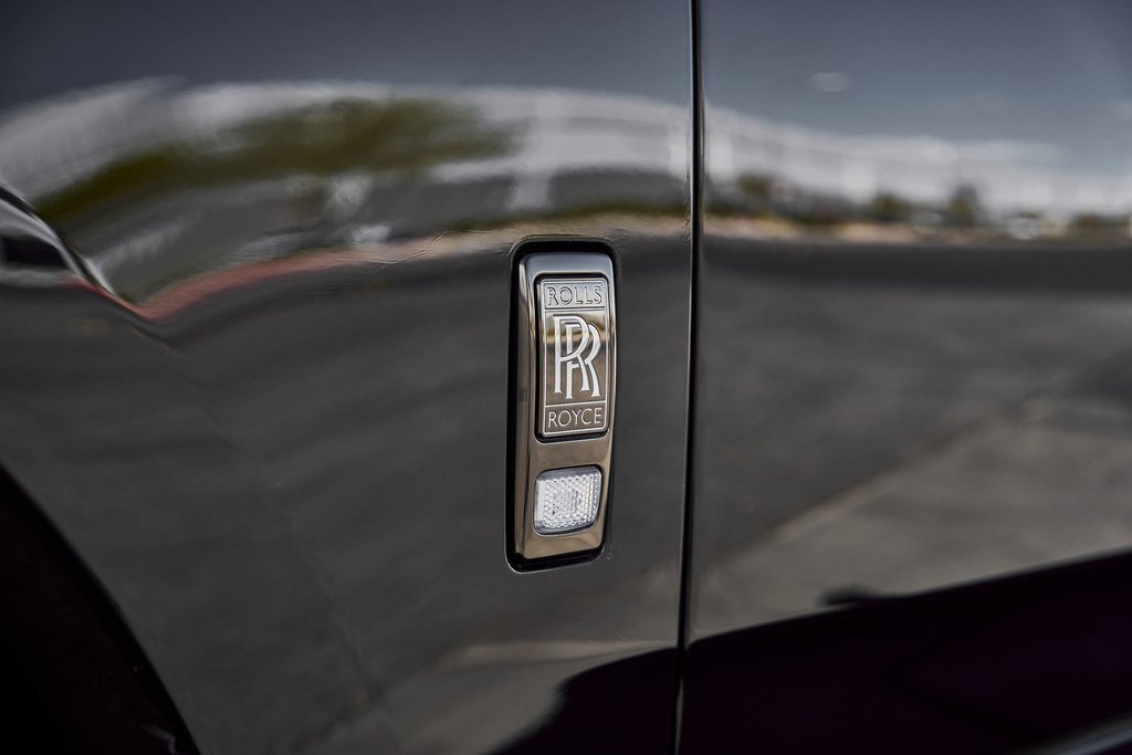 Used 2022 Rolls-Royce Cullinan Black Badge w/ Dark Exterior Package image 10