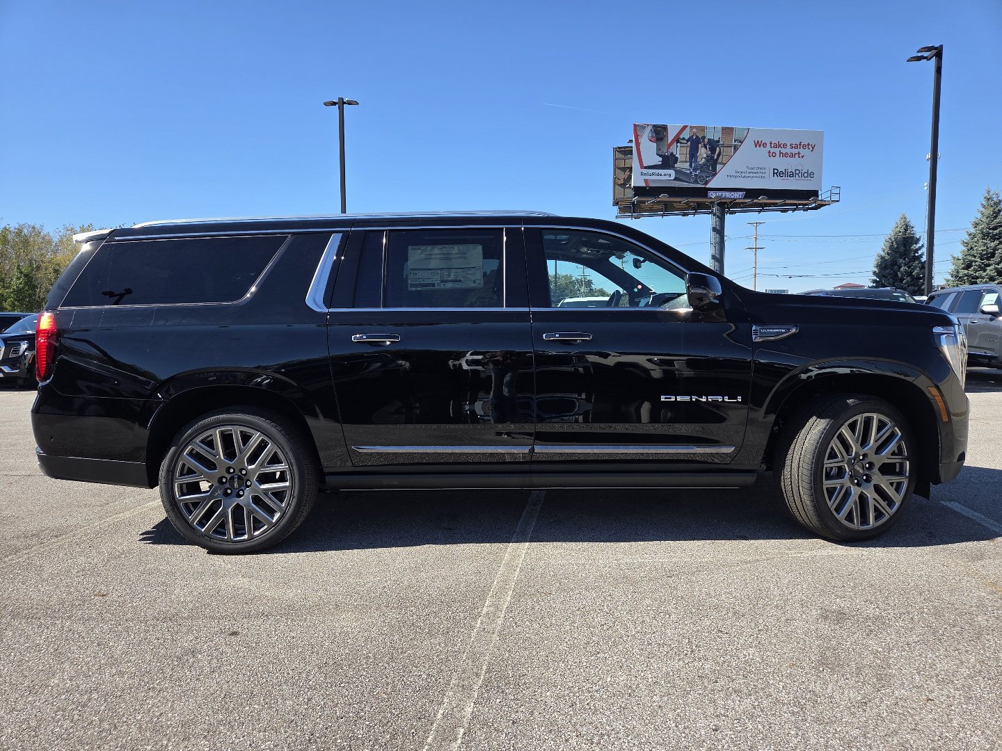 New 2026 GMC Yukon XL Denali Ultimate w/ LPO, Floor Liner Package AWD/4WD image 22