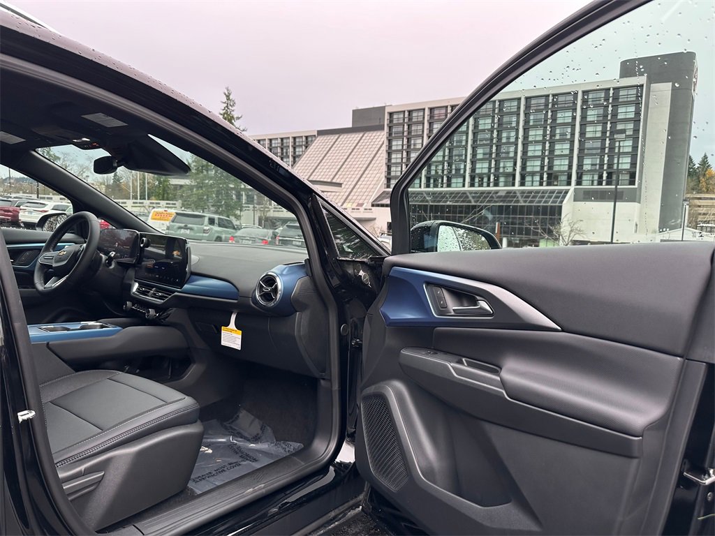 New 2026 Chevrolet Equinox EV LT image 11