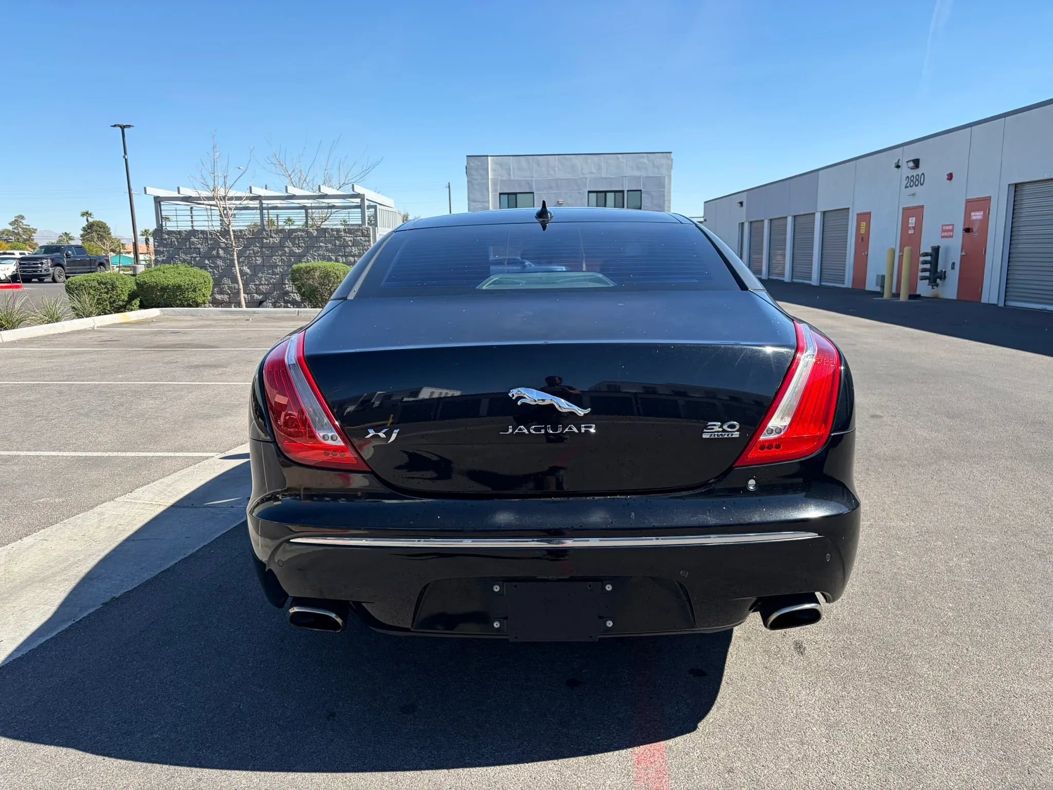 Used 2015 Jaguar XJ AWD image 8