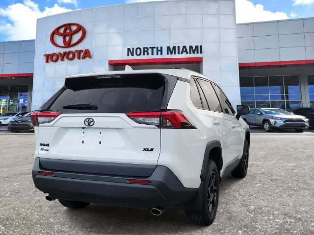 Used 2024 Toyota RAV4 XLE FWD image 4