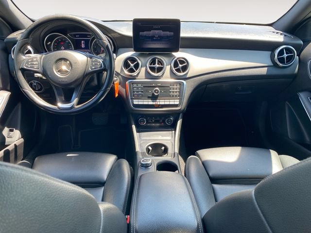 Used 2018 Mercedes-Benz GLA 250 4MATIC w/ Premium Package image 10