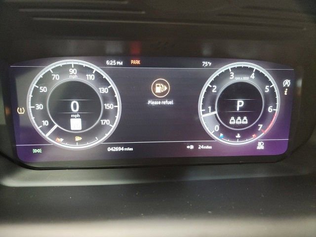 Used 2020 Land Rover Discovery Sport SE image 28