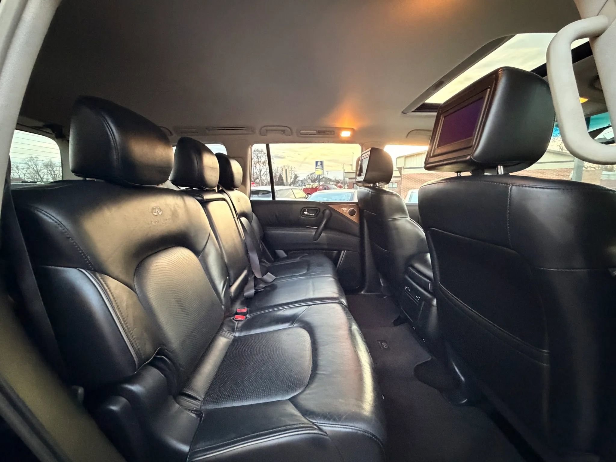 Used 2011 INFINITI QX56 4WD w/ Theater Pkg image 23