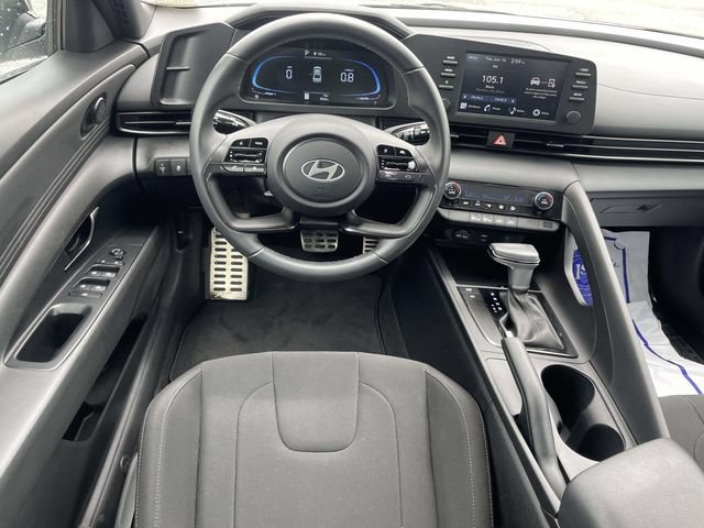 Used 2025 Hyundai Elantra Sport FWD image 8