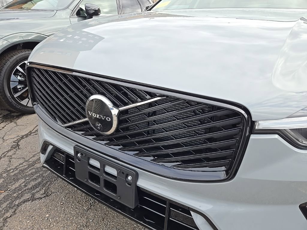 New 2026 Volvo XC60 B5 Ultra w/ Protection Package Premier image 3