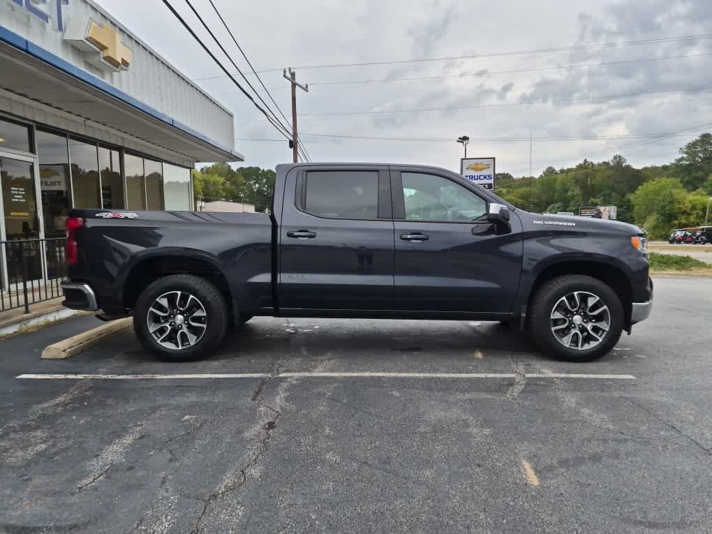Used 2024 Chevrolet Silverado 1500 LT AWD/4WD image 17