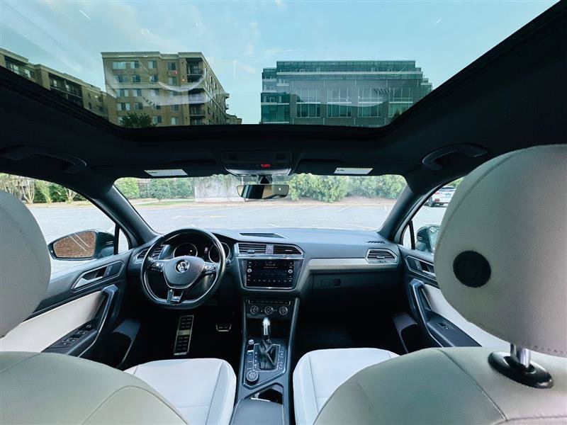 Used 2021 Volkswagen Tiguan SE R-Line image 28