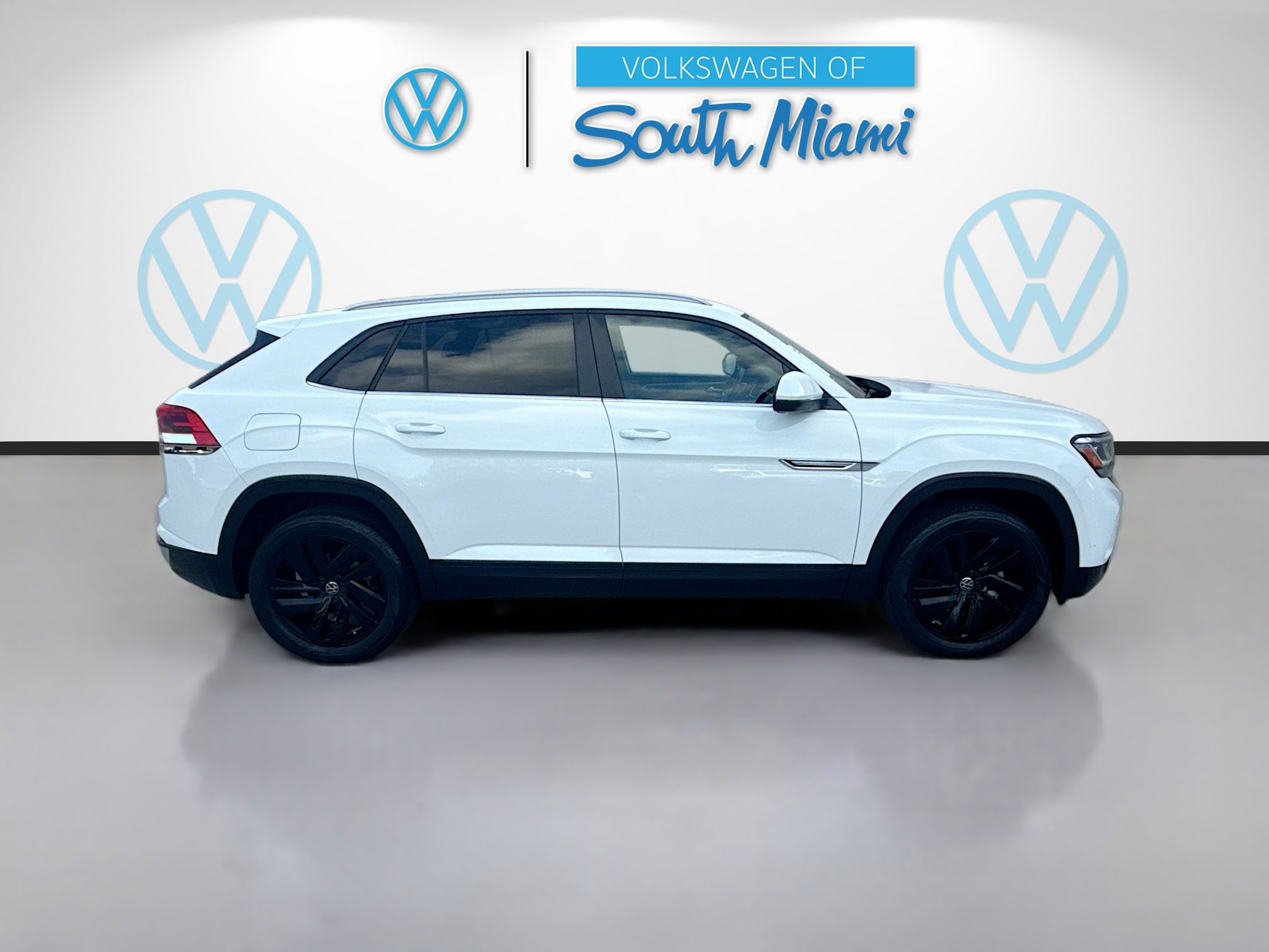 Used 2022 Volkswagen Atlas Cross Sport SE w/ Panoramic Sunroof Package image 8