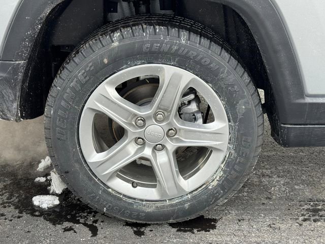 Used 2024 Jeep Compass Latitude w/ Altitude Special Edition image 12