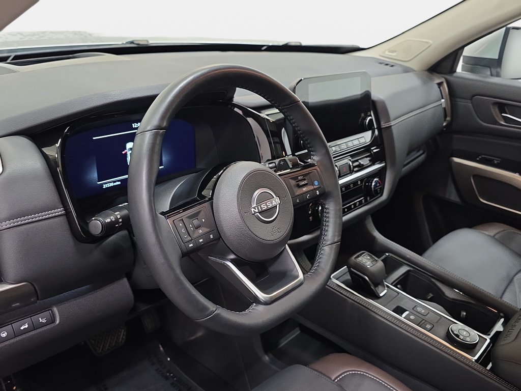 Used 2024 Nissan Pathfinder Platinum w/ Cargo Package AWD/4WD image 14