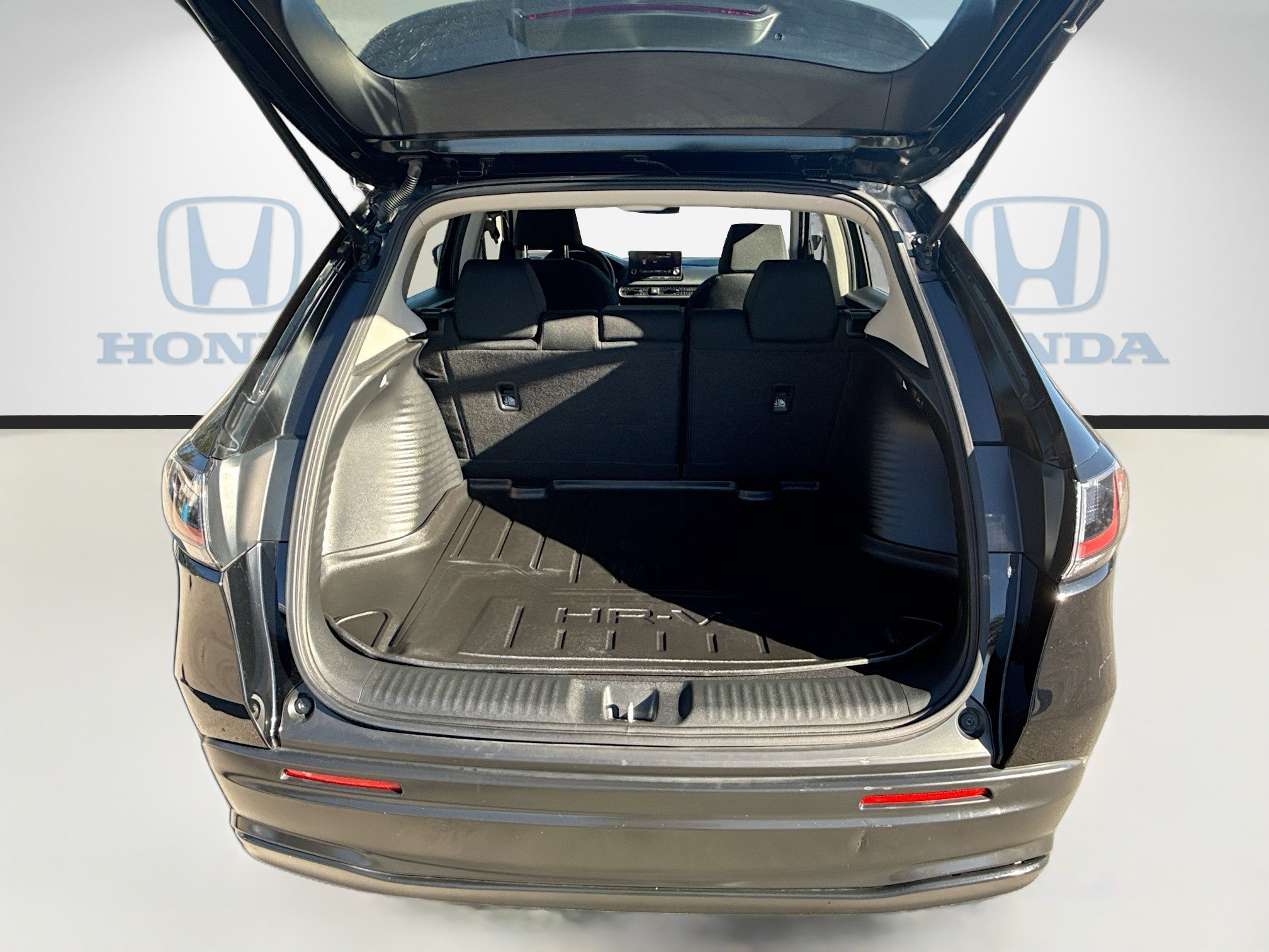 Certified 2023 Honda HR-V LX image 25