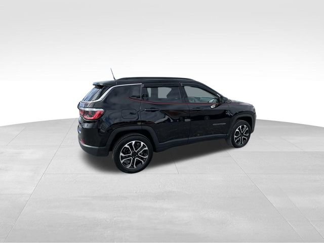 Used 2022 Jeep Compass Limited image 11