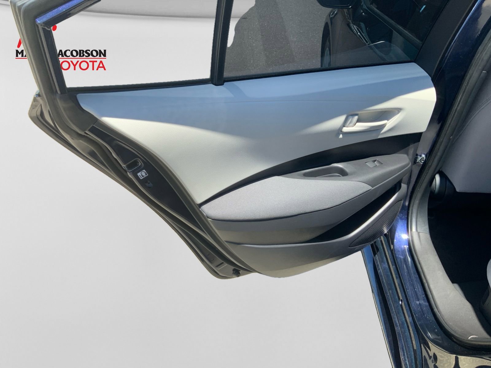 Used 2026 Toyota Corolla LE FWD image 27