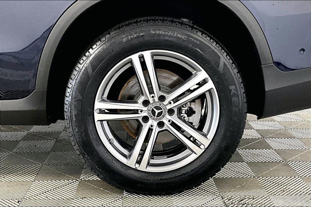 Used 2022 Mercedes-Benz GLC 300 w/ Premium Package Lite image 8