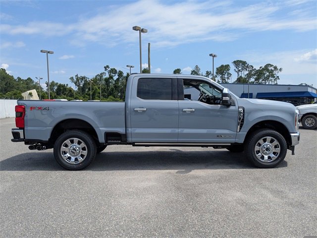Used 2025 Ford F250 Lariat w/ Lariat Ultimate Package image 3