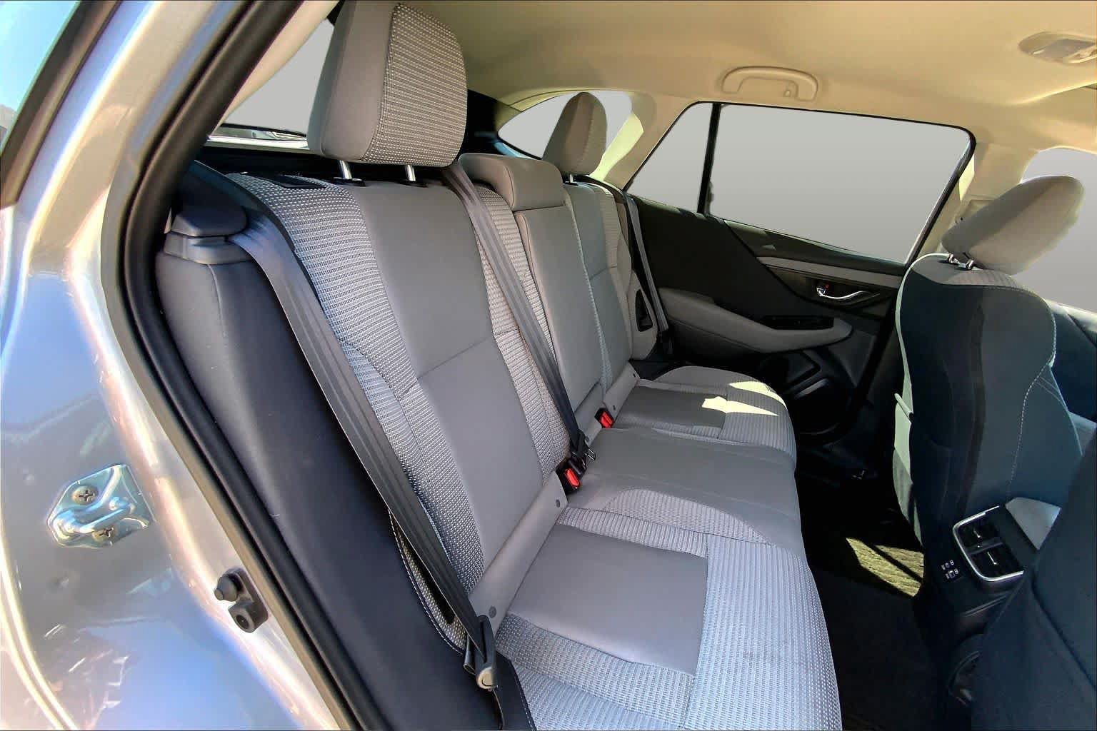 Used 2025 Subaru Outback Premium AWD/4WD image 18
