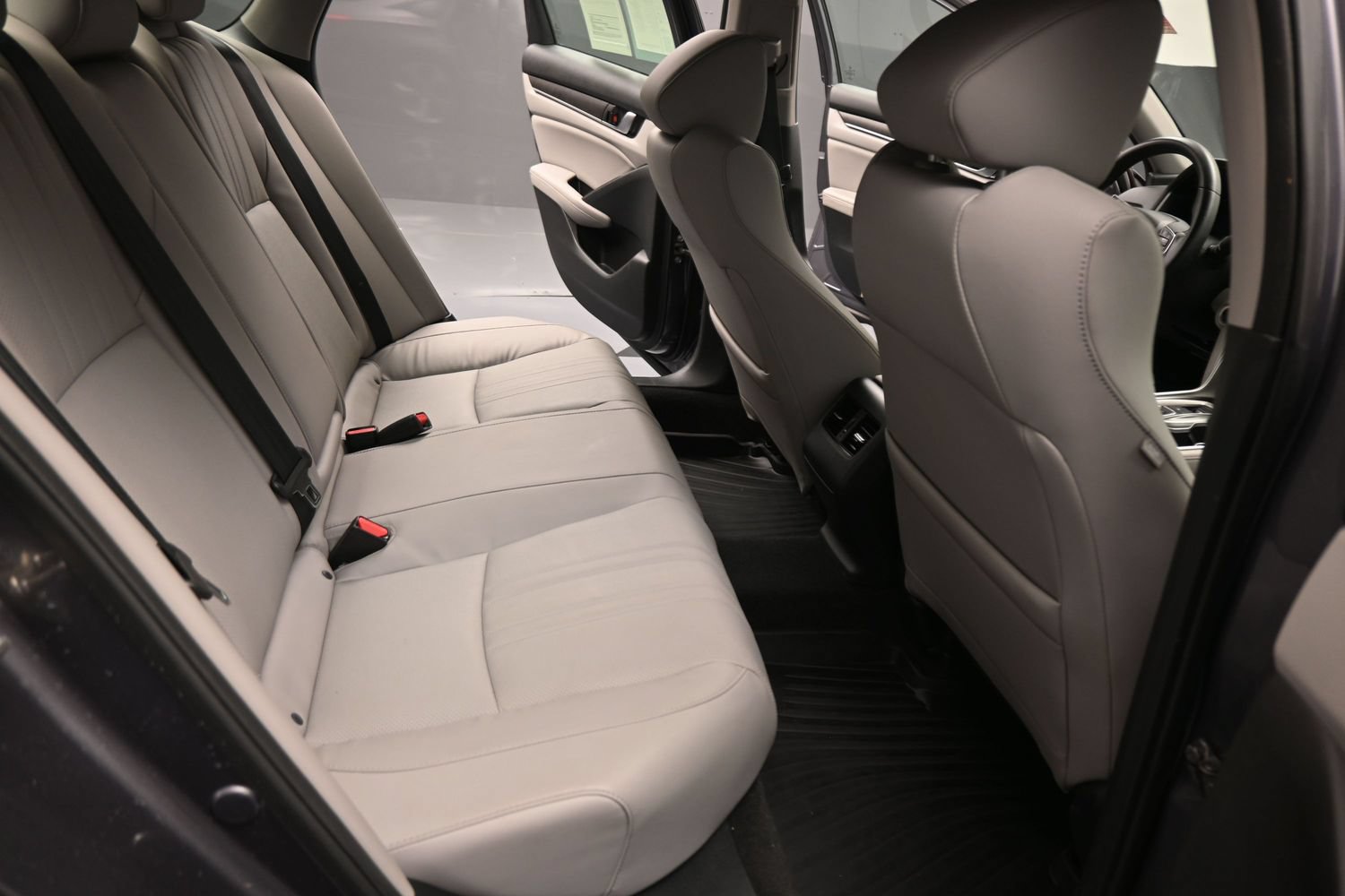 Used 2018 Honda Accord Touring image 17