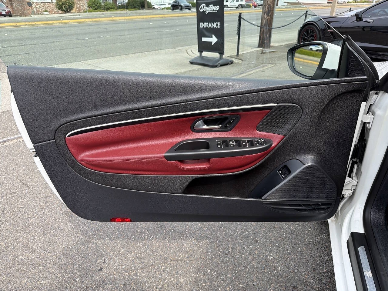 Used 2013 Volkswagen Eos Lux FWD image 30