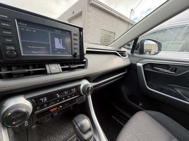 Used 2019 Toyota RAV4 XLE image 27