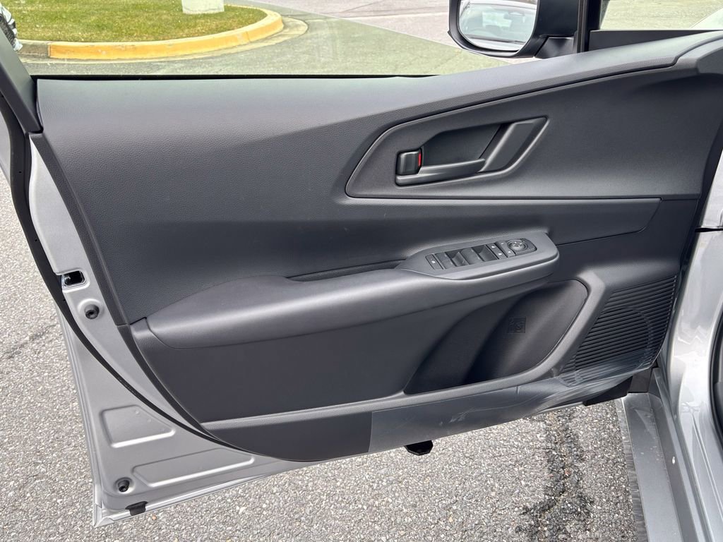 New 2026 Toyota Prius Plug-In Hybrid SE image 8