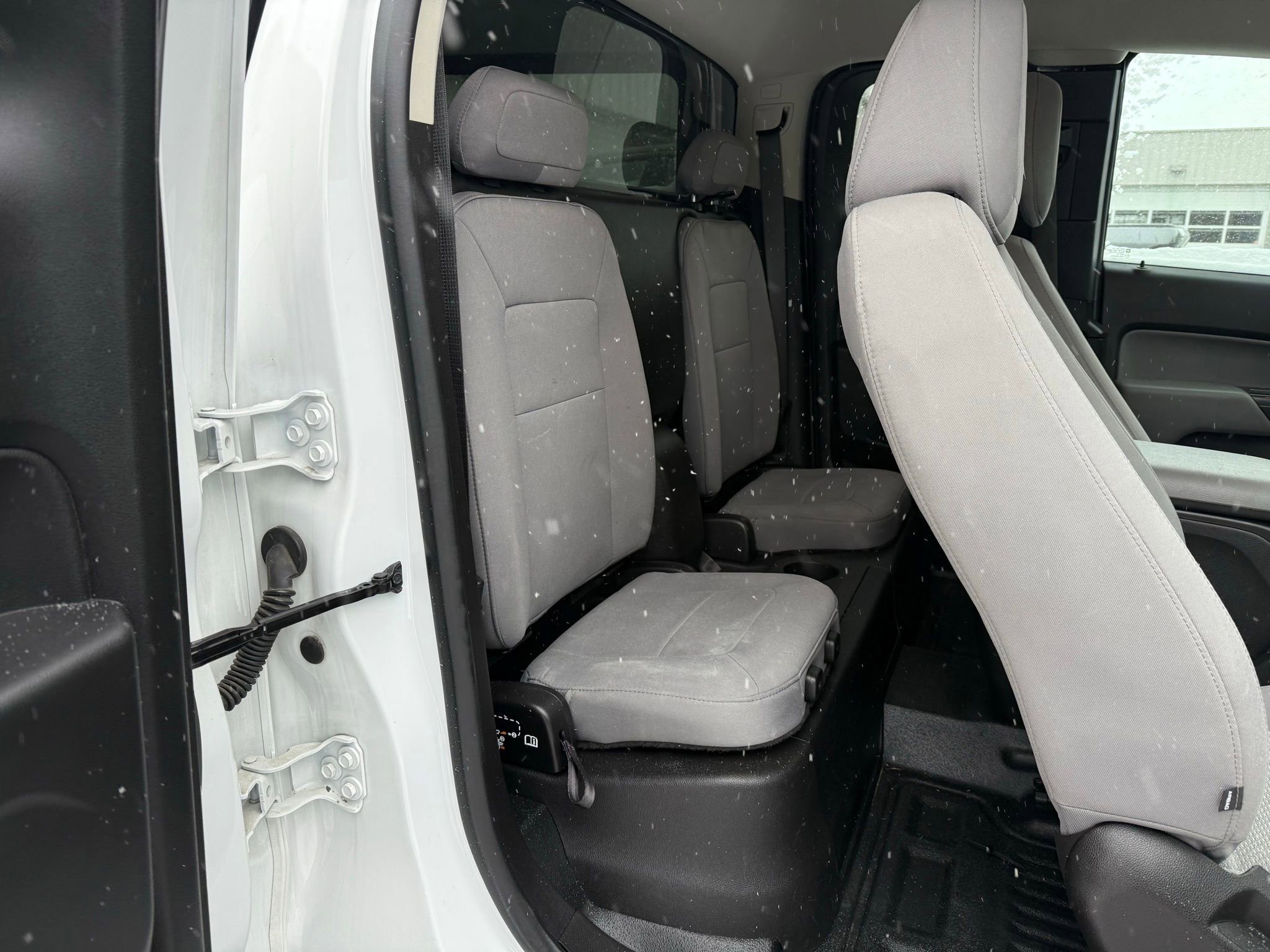 Used 2018 Chevrolet Colorado W/T image 21