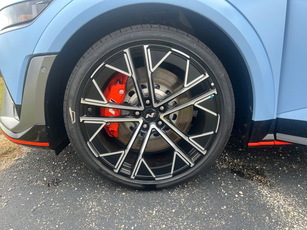 New 2025 Hyundai Ioniq 5 N Base image 32