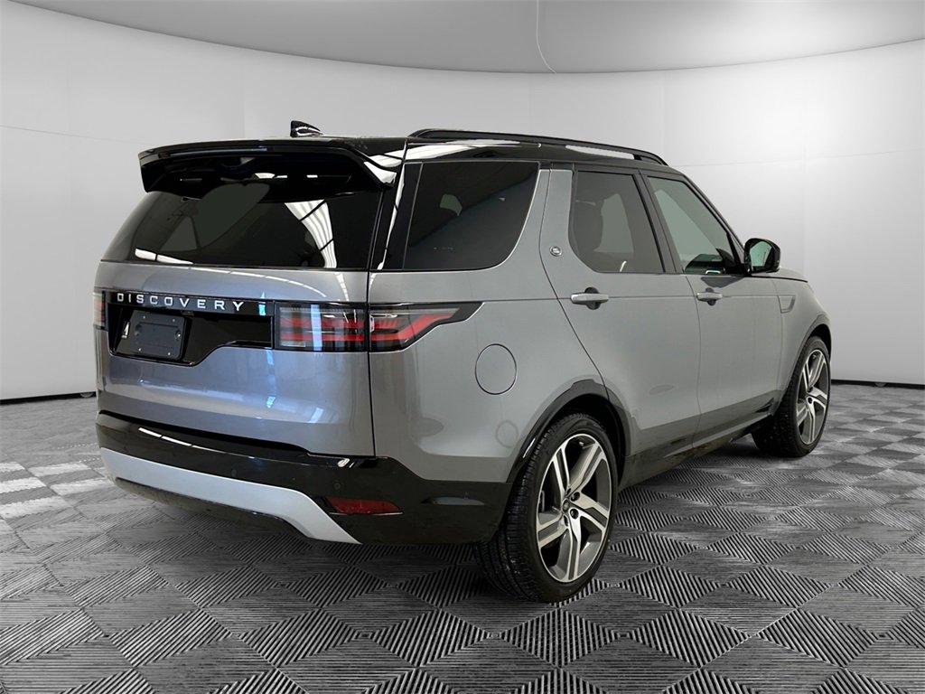 New 2026 Land Rover Discovery Limited Edition image 5